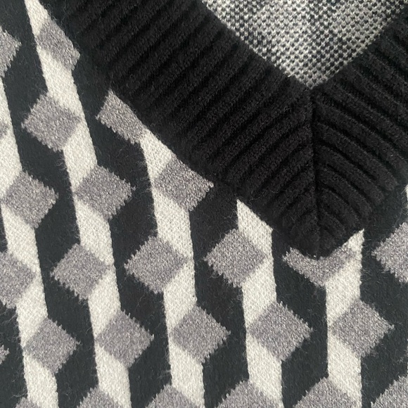 CHRISTIAN SIRIANO Oversized Sweater Vest - Picture 5 of 5